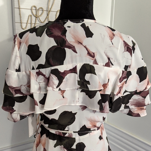 **SOLD**Cute Ruffles Midi Dress - Picture 4 of 5